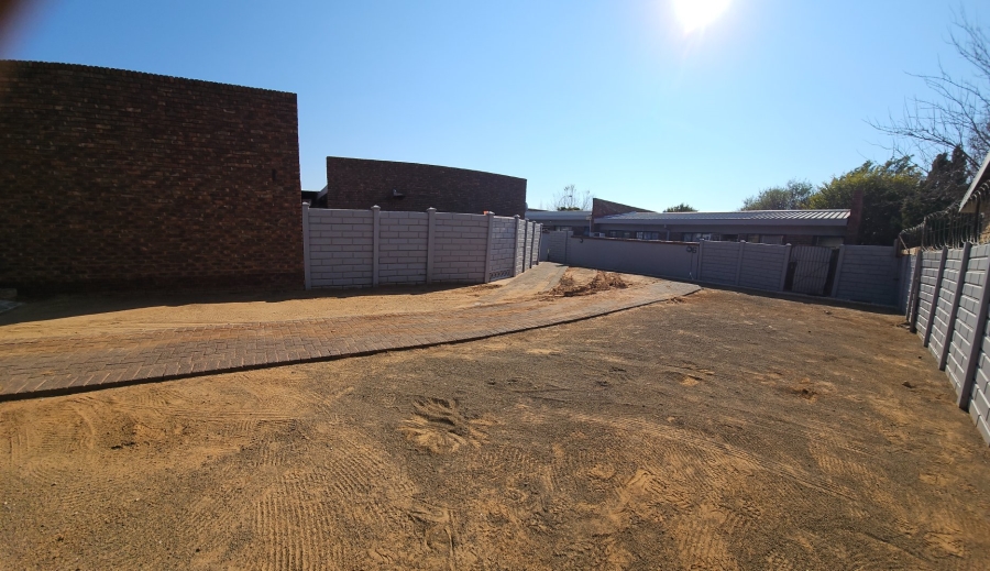 2 Bedroom Property for Sale in Pellissier Free State